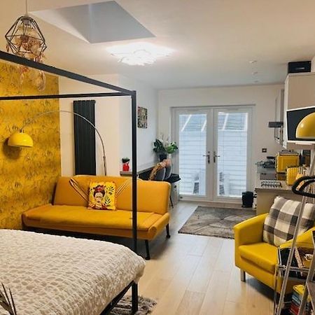 Crow Nest Apartment Barton on Sea Bagian luar foto
