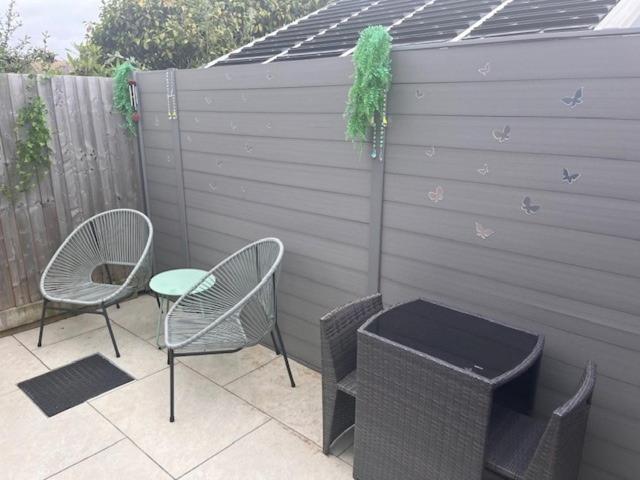 Crow Nest Apartment Barton on Sea Bagian luar foto